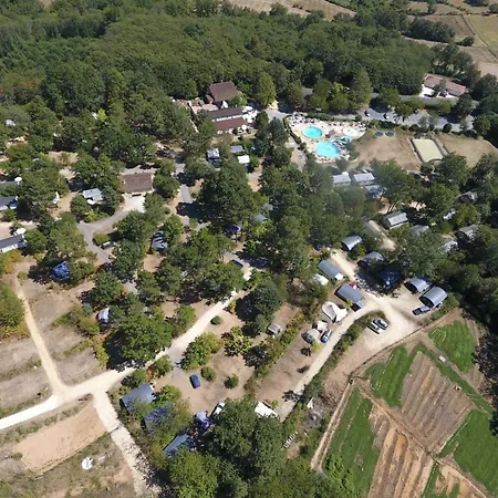 Le Clou-lodge De Luxe