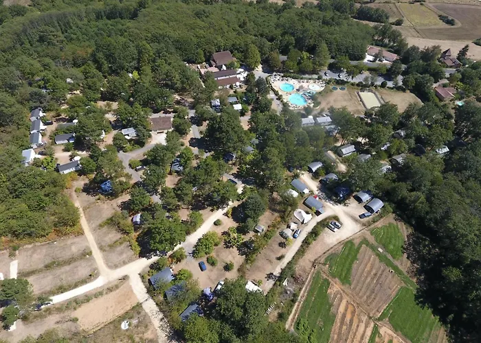 Le Clou-lodge De Luxe